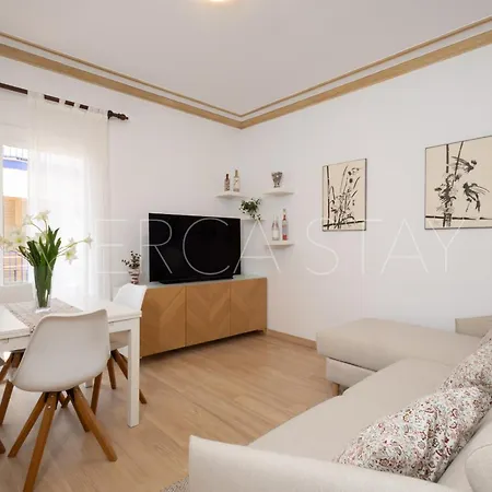 Beautiful And Centrally Located Apartamento