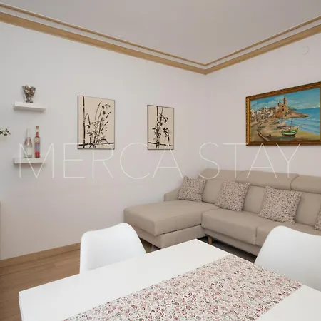 Beautiful And Centrally Located Apartamento Sitges